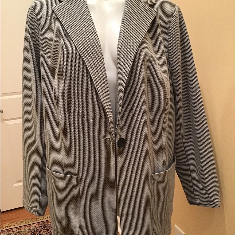 Long sleeves women’s blazer jacket